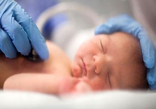 جراحی در رحم از فلج شدن 32 نوزاد جلوگیری كرد