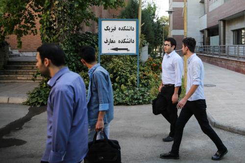 آموزش مجازی یا حضوری از دانشگاه تهران اصرار از وزارت علوم انکار