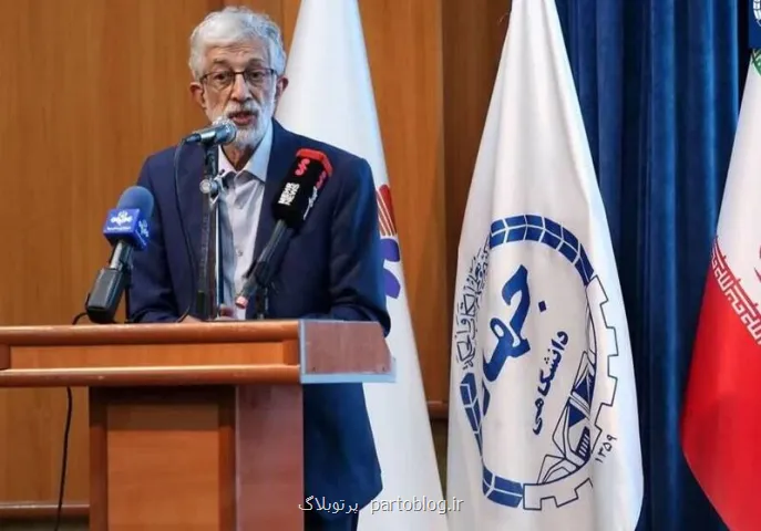 تأکید حداد عادل بر اهمیت هم زمان آموزش و پژوهش در دانشگاه ها