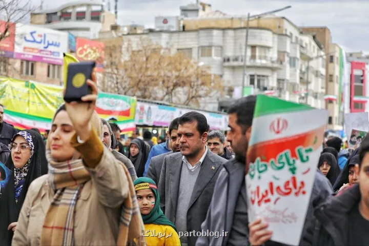 معاون علمی رئیس جمهوری در راهپیمایی بیست و دو بهمن حضور یافت