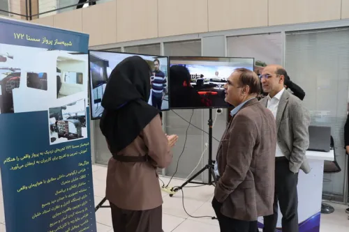 نمایشگاه دستیافته های برنامه هاتف در دانشگاه شریف
